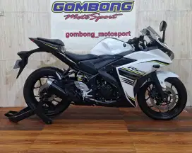 YAMAHA R25 2017