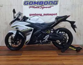 YAMAHA R25 2017