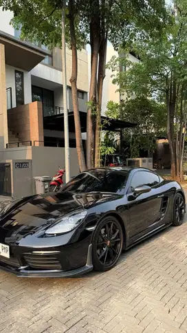 Porsche Cayman 718 Coupe NIK 2019 2.0 Turbo Black on Black