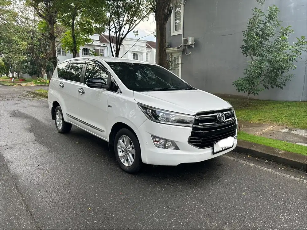 Toyota Innova Reborn 2.0 V M/T