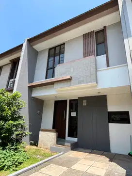 Disewakan Rumah Rapih Siap Huni,Cluster Amarine Mozia BSD