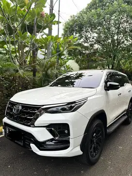Fortuner GR 2.8 2022 (ISTIMEWA)