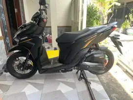 Vario 125 cbs iss hitam 2023