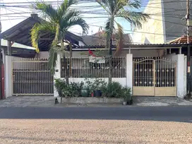 Dijual Rumah Raya Manyar Kertoadi Surabaya