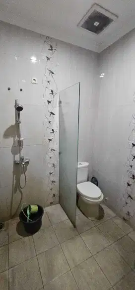 DIJUAL CEPAT RUMAH LELANG 2 LANTAI DI PERUM GRAHA MUTIARA RAWALUMBU