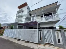 Rumah 3 Lantai Siap Huni Di Turangga Buah Batu Kota Bandung