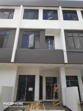 Dijual Rumah Baru 3 lantai di Jalan  Kemayoran Jakarta Pusat