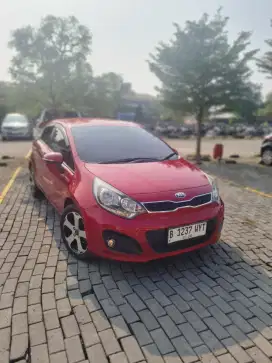KIA RIO SE at 2013 merah