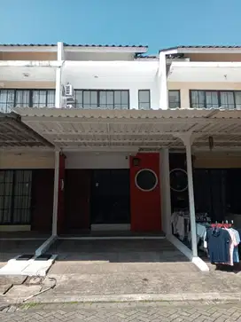 Disewakan Rumah Green Lake City - East Asia 4x12m, 3AC, Kitchen set