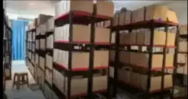 Dicari staff / karyawan packing untuk online shop (1 wanita & 1 pria )