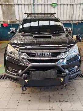 ISUZU MUX 2.5 Solar-AT 2015