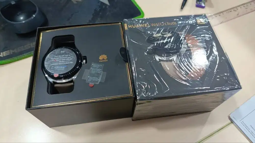Huawei Watch Buds (2023)
