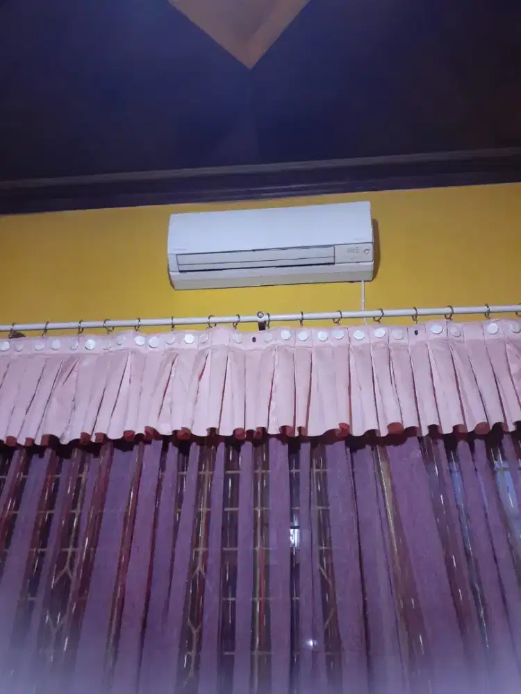 Dijual AC Daikin Inverter 1,5 PK