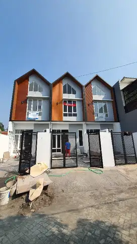 TERMURAH Rumah RUNGKUT Scandinavia Lokasi Strategis Sisa 1 Unit