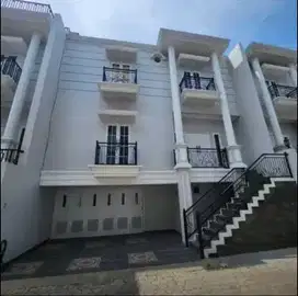 RUMAH MEWAH DALAM CLUSTER DI JAGAKARSA JAKARTA SELATAN