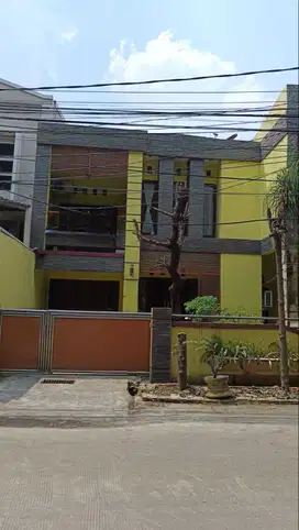 Dijual Rumah 2 Lantai Di Harapan Baru Regency Bekasi Barat