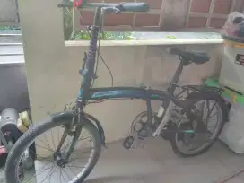 Sepeda lipat bekas
