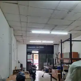 DISEWAKAN ada LIFT RUKO HAJI NAWI JAKARTA SELATAN PINGGIR JALAN RAMAI