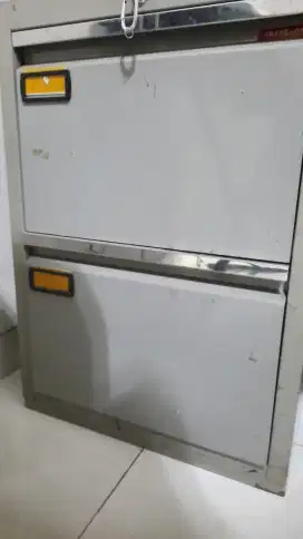 Dijual lemari besi