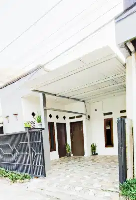 DI KONTRAKAN PER 6 BULAN DENGAN DESAIN RUMAH PRIBADI