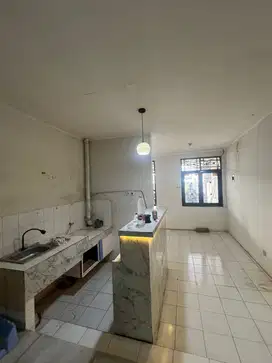 Di Jual Rumah 2 Lantai Siap Huni Taman Palem Lestari