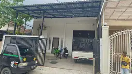 Di jual rumah 1 1/2 lt Daan Mogot Estate