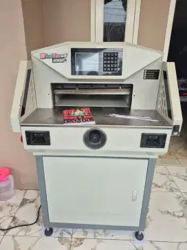 Mesin potong kertas ukuran 490