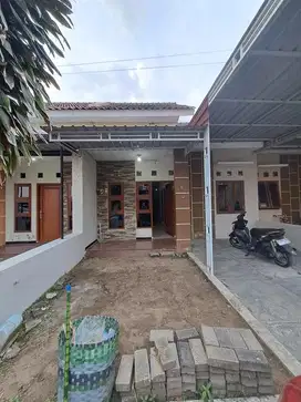 Dikontrakkan Rumah di Cluster Grand Vill 2 Mojosongo, Solo