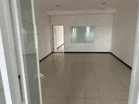 ruko di jalan utama karapitan , siap pakai disewakan
