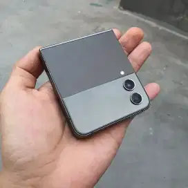 SAMSUNG GALAXY Z FLIP 4 SEIN 5G 8/256 GB MULUS GRESS MINUS LCD DALAM