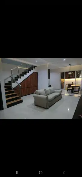 Dijual cepat rumah 2.5 lantai di citra 8 full furnished