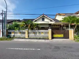 RUMAH SIAP HUNI FULLY FURNISHED DEKAT JL IMOGIRI TIMUR