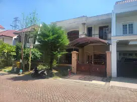 Disewakan rumah villa bukit mas