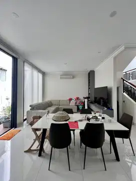 DI JUAL CEPAT RUMAH SIAP HUNI CLUSTER VOLTA SCIENTIA di Gading Serpong