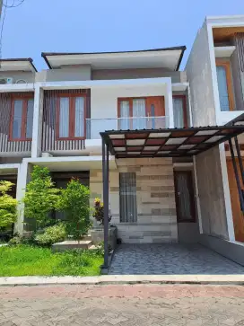 Jual Rumah Nyaman dan Strategis, Siap Huni!