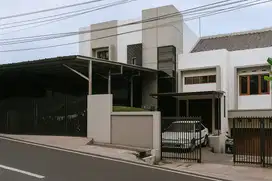 Jual Cepat Rumah mewah 3 Lantai di Kolonel Masturi Cimahi