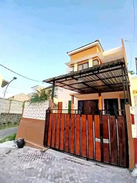Dijual Villa Full Furnish + Private Pool Di Pesanggrahan, Kota Batu