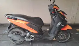 Yamaha Freego merah