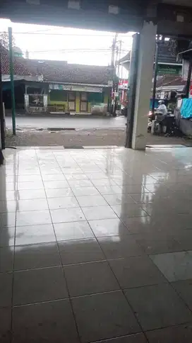 Disewakan Ruko Luas/Ruang Usaha di Arjowinangun, Kedungkandang Malang