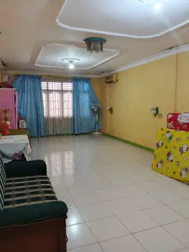 Dijual rumah 3 1/2 tingkat
