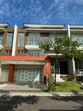 Langka Rumah PIK2 View Danau 250m2 (10x25)