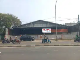 DIJUAL / DISEWA GUDANG strategis di pinggir jalan Raya Bekasi