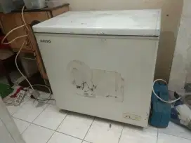 FREEZER SANYO & FRIGIGATE