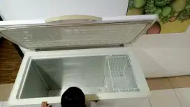 Frezer box Sharp 300 lt