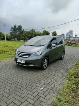 Honda Freed 2010 Bensin