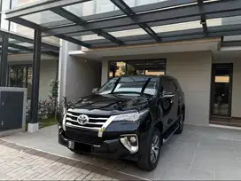 (Km70rb)(CASH)TOYOTA FORTUNER 2.4 4x2 VRZ Diesel AT 2016