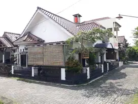 Rumah dalam komplek banyuraden gamping