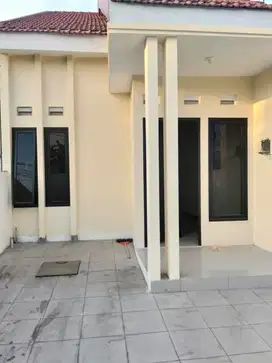 Rumah Baru Pinggir Jalan Cocok Buat Usaha Waru