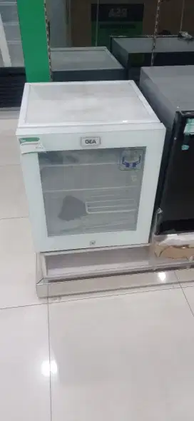 Ready showcase berbagai model dan ukuran, harga mulai 1,9 jt. An