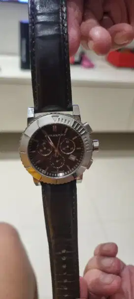 Jam tangan pria Burberry second